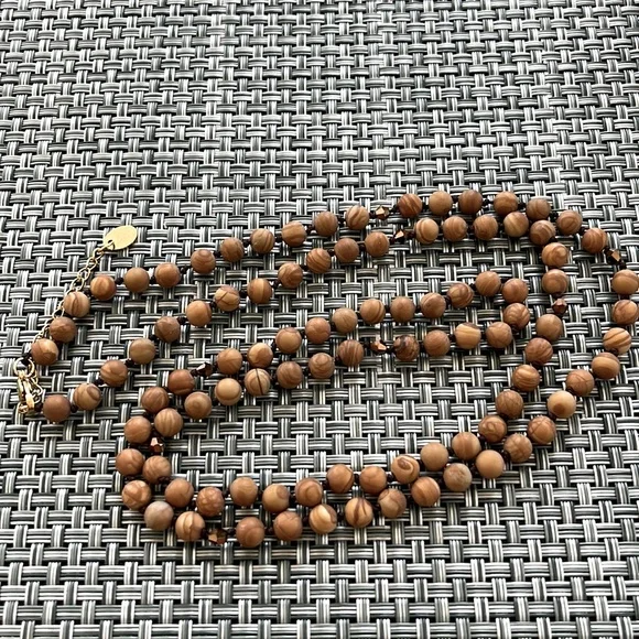 Tocara hand knotted sandalwood necklace - Picture 1 of 4